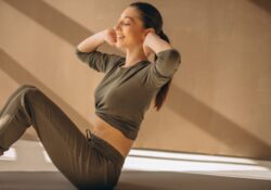 frau praktizieren yoga foto | [%praktizieren yoga