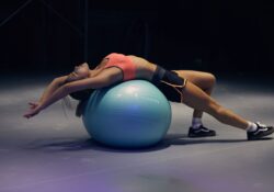 Positive Praxis – Unterstützen Sie sich mit hochwertigen Yoga-Accessoires